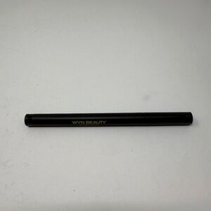 NEW Wyn Beauty Glideline Focus Black Waterproof Liquid Eyeliner 0.55 ml